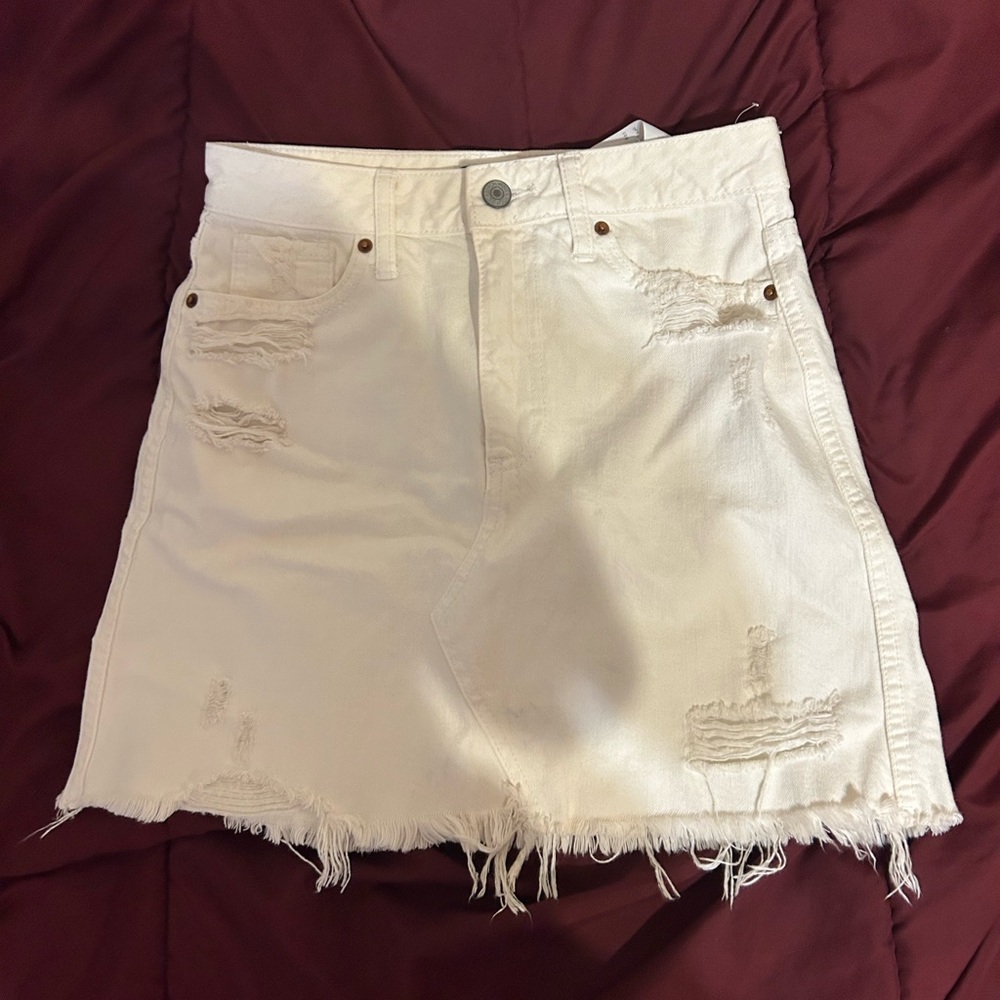 Abercrombie & Fitch White Mid Rise A-Line Distressed Skirt size 24/00